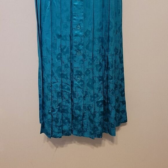 COPY - Vintage Nordstrom point of view pleated silk skirt set - Picture 7 of 14